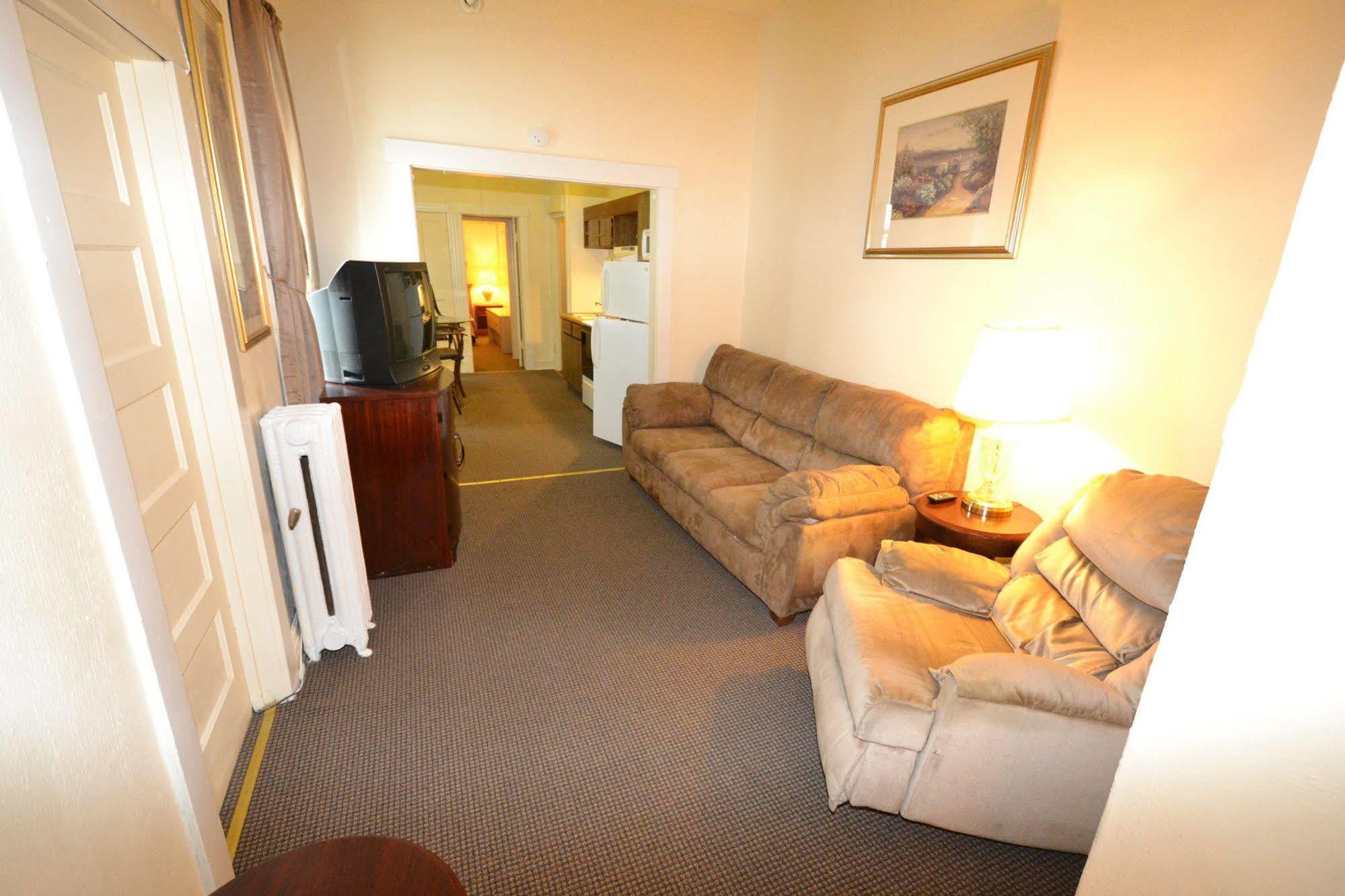 Perfect Stay Inn & Suites Blair エクステリア 写真