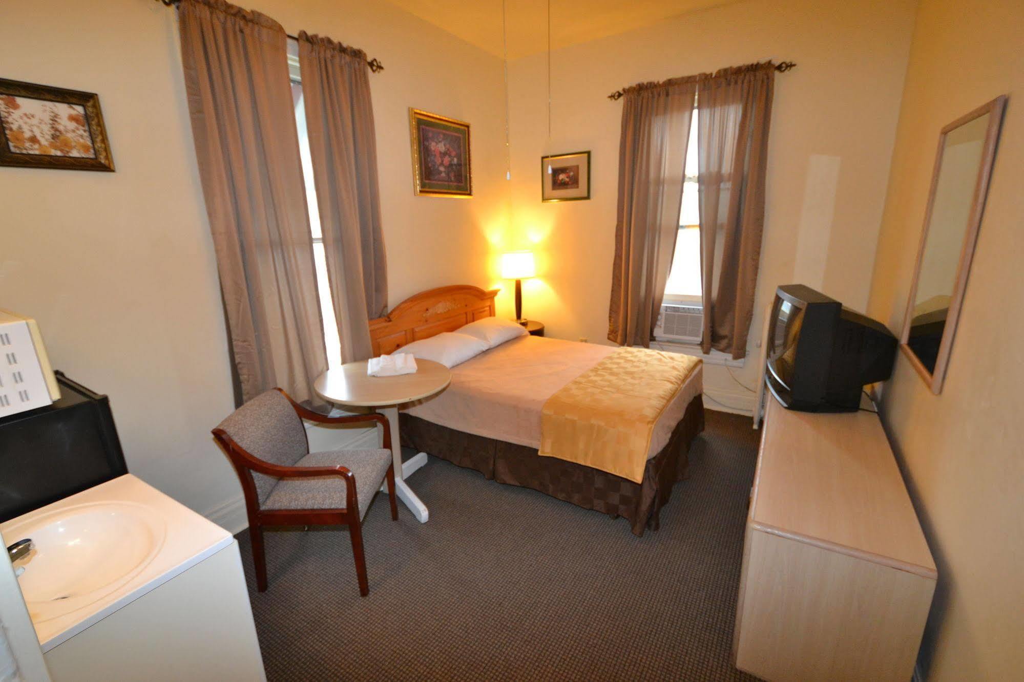 Perfect Stay Inn & Suites Blair エクステリア 写真