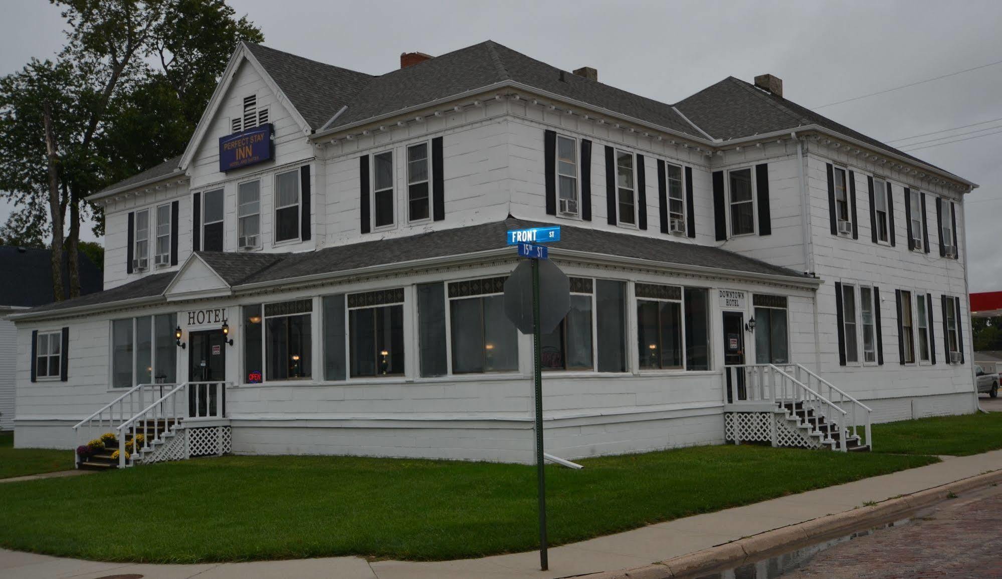 Perfect Stay Inn & Suites Blair エクステリア 写真